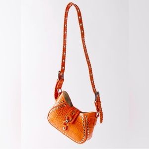 UO Urban Outfitters Silence + Noise Devon Studded Shoulder Bag in Orange Croc